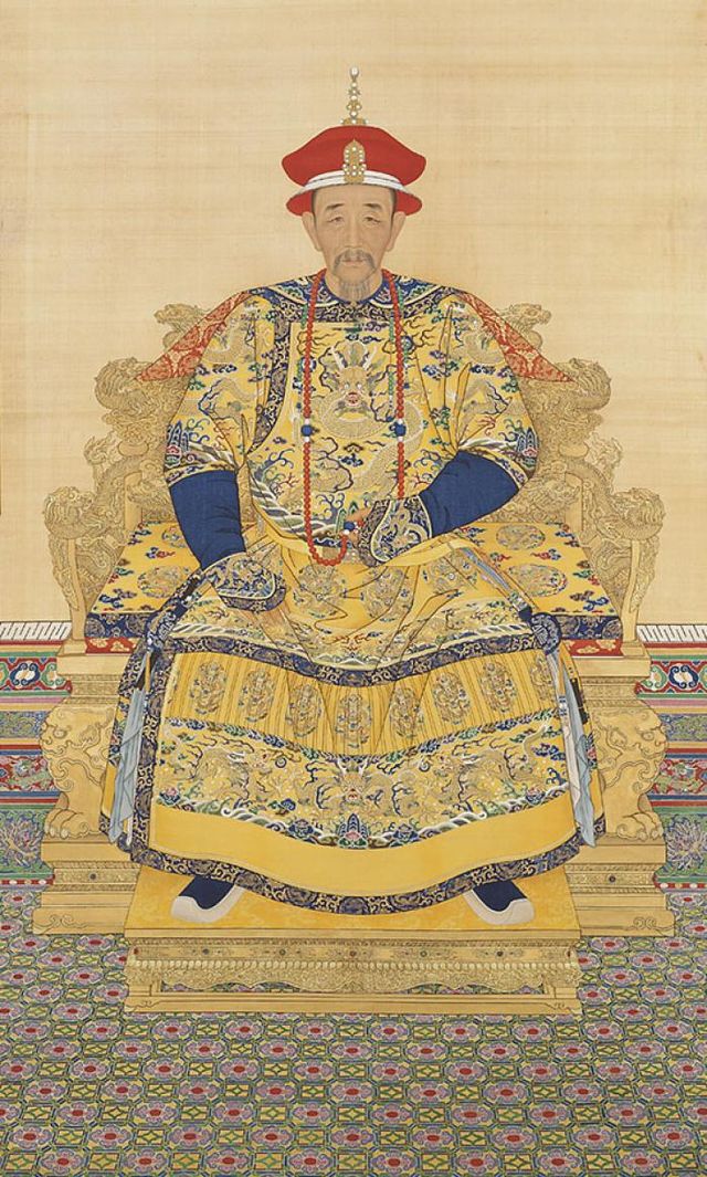 640px-Portrait_of_the_Kangxi_Emperor_in_Court_Dress